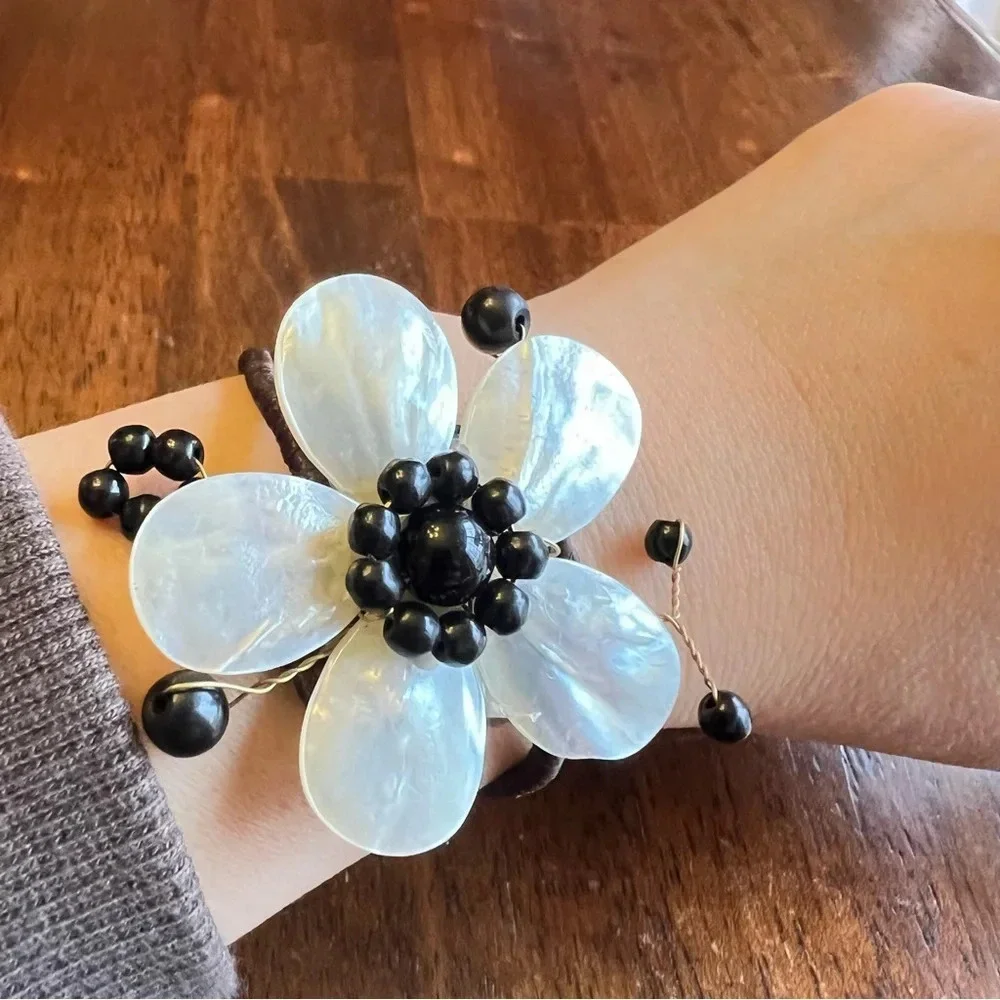 Womens BRACELET HANDCRAFTED NATURAL STONE FLOWER Mother Pearl Gift Birthday Chic